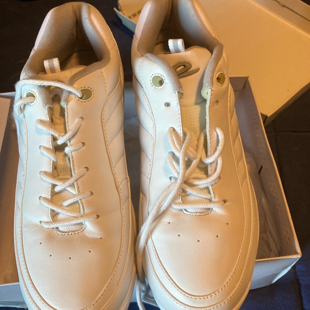 Classic White women’s Sneakers